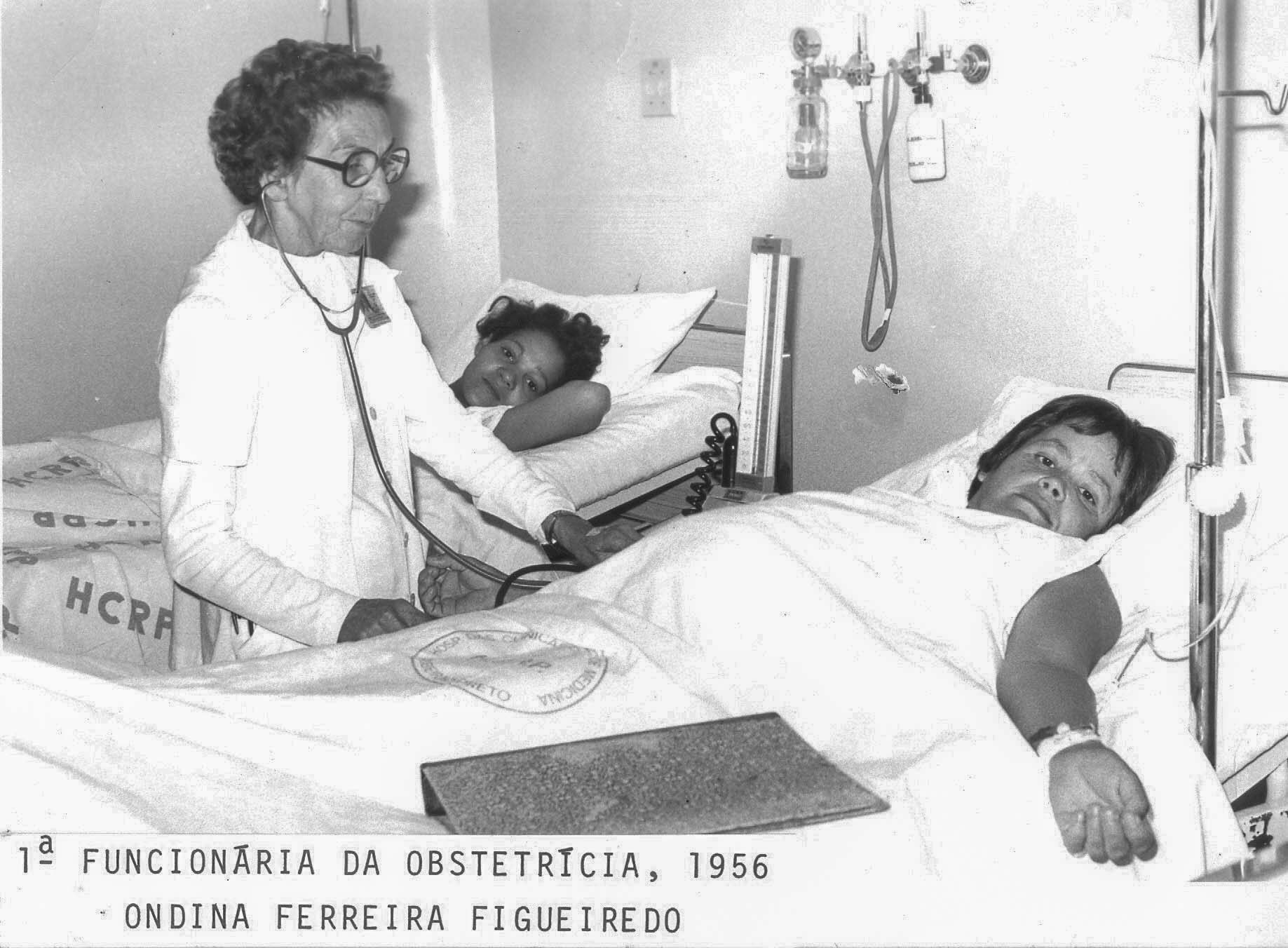 1ª FUNCIONÁRIA DA OBSTETRÍCIA - 1956
